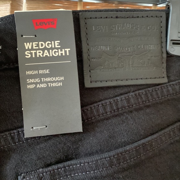 Levi’s Premium Wedgie Straight Jean NWT - Picture 16 of 17